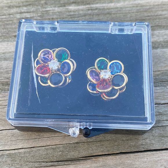 Sparkling multicolor floral fashion earrings gold plated - Picture 9 of 12